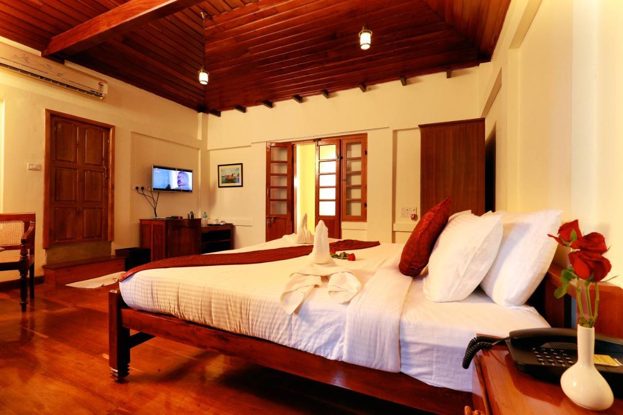 Triveny River Palace Hotell Alappuzha Eksteriør bilde