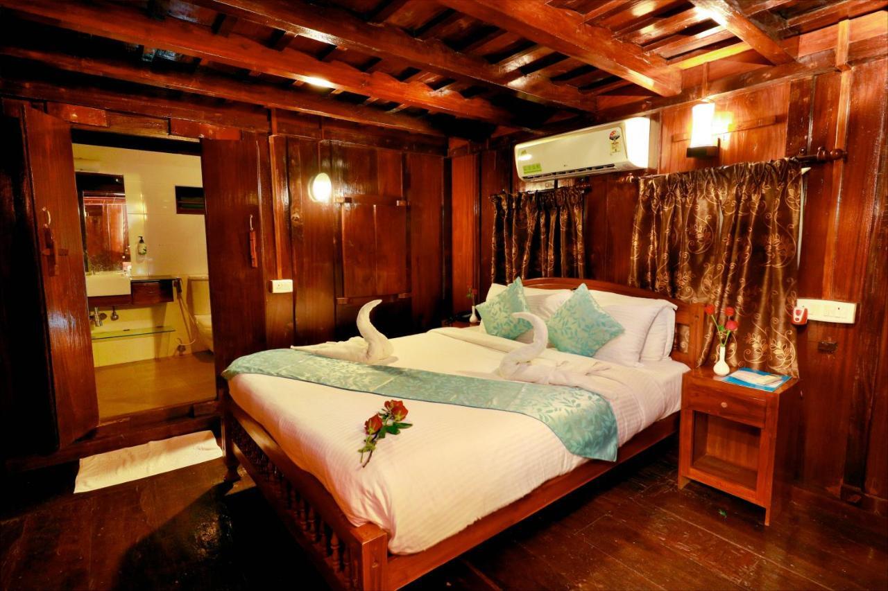 Triveny River Palace Hotell Alappuzha Eksteriør bilde