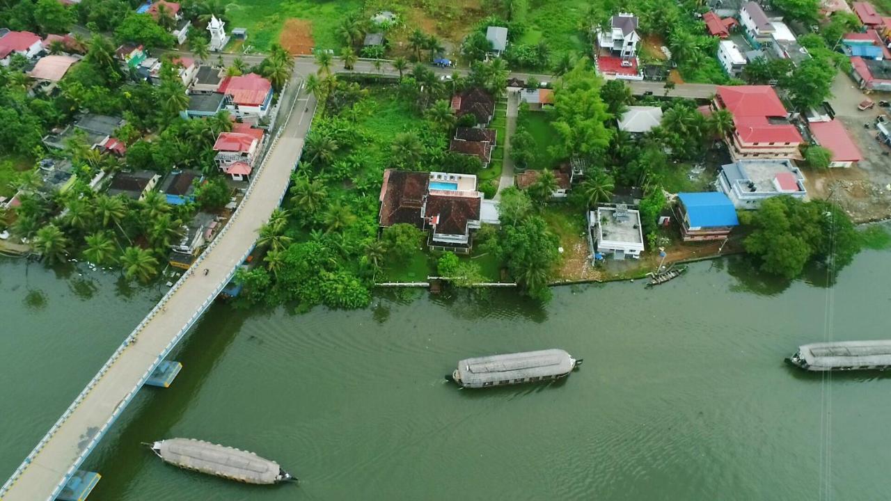 Triveny River Palace Hotell Alappuzha Eksteriør bilde